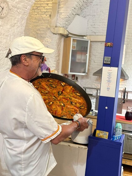 Picture 67 for Activity Madrid: Cook your own paella and enjoy unlimited sangria in a hands-on workshop 3