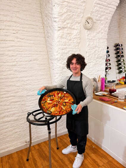 Picture 70 for Activity Madrid: Cook your own paella and enjoy unlimited sangria in a hands-on workshop 4