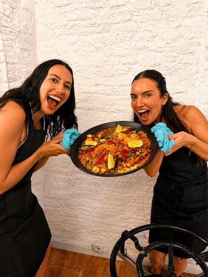 Picture 6 for Activity Madrid: Cook your own paella and unlimited sangria at a hands-on workshop 2