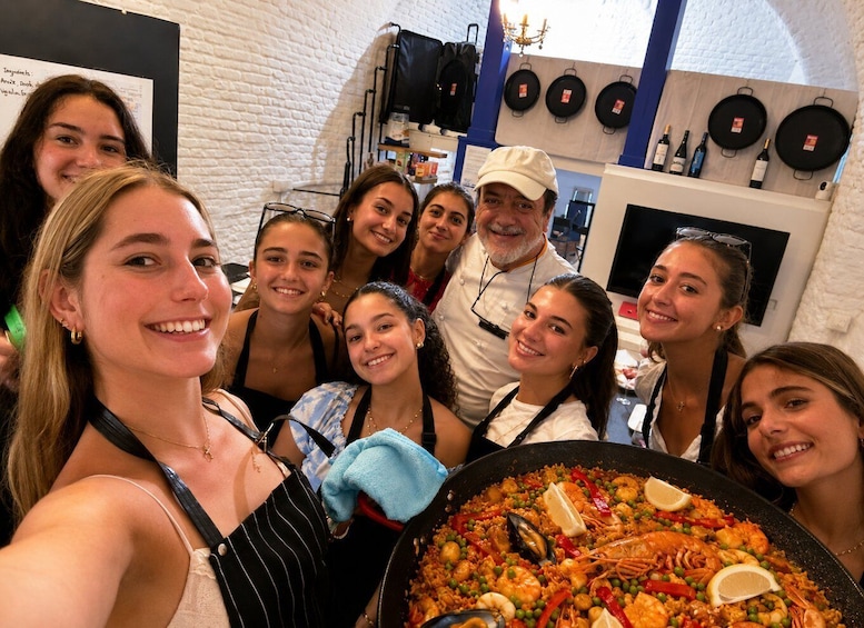 Madrid: Cook your own paella and unlimited sangria at a hands-on workshop 1