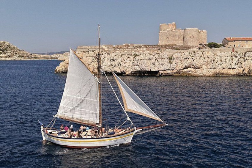 Sailing cruise, If Castle, Frioul Calanques & swimming 1