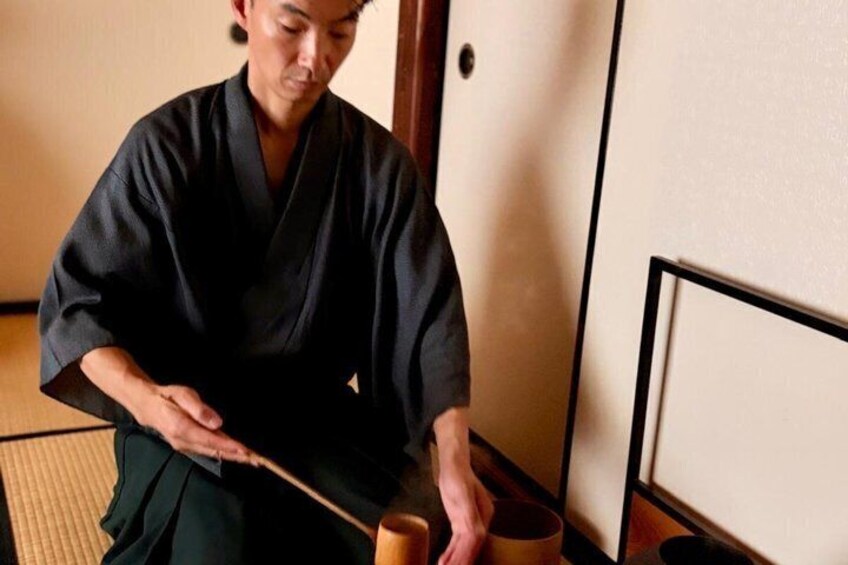 Kanazawa: Private Koicha Ceremony with a Samurai Tea Master 4