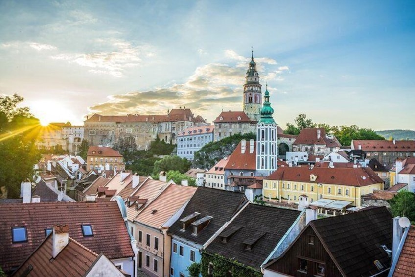 Prague to Budapest Private Transfer with 2 hours of Sightseeing 4