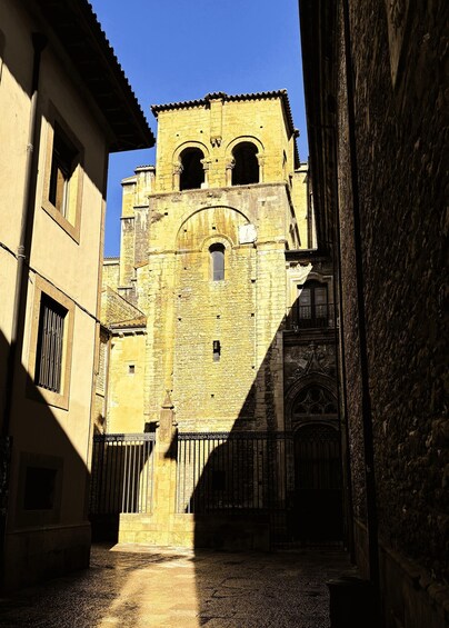 Picture 2 for Activity Medieval Oviedo: A tour through the vestiges of the Kingdom of Asturias in Oviedo. 3