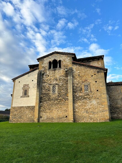 Picture 1 for Activity Medieval Oviedo: A tour through the vestiges of the Kingdom of Asturias in Oviedo. 4