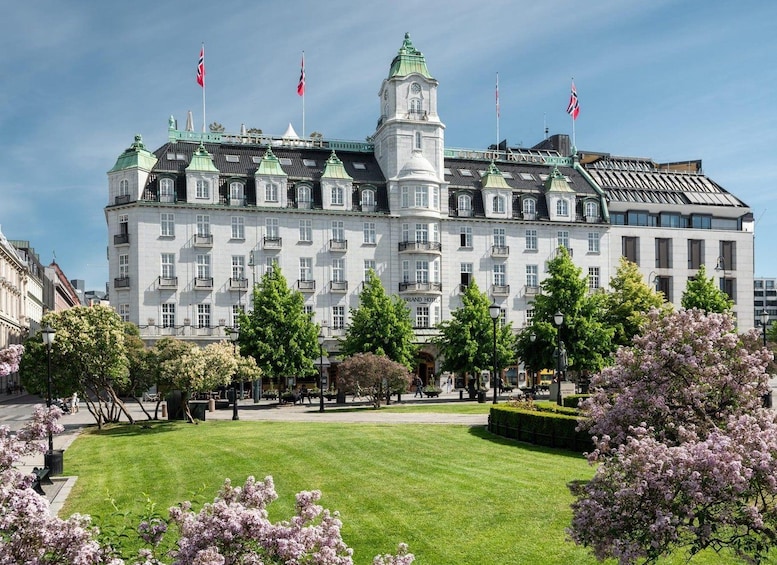 Oslo: City Highlights Walking Tour with Grand Hotel Dining 1