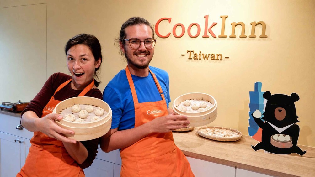 Taipei: Xiaolongbao, Beef Noodles and Boba Tea Cooking Class 1