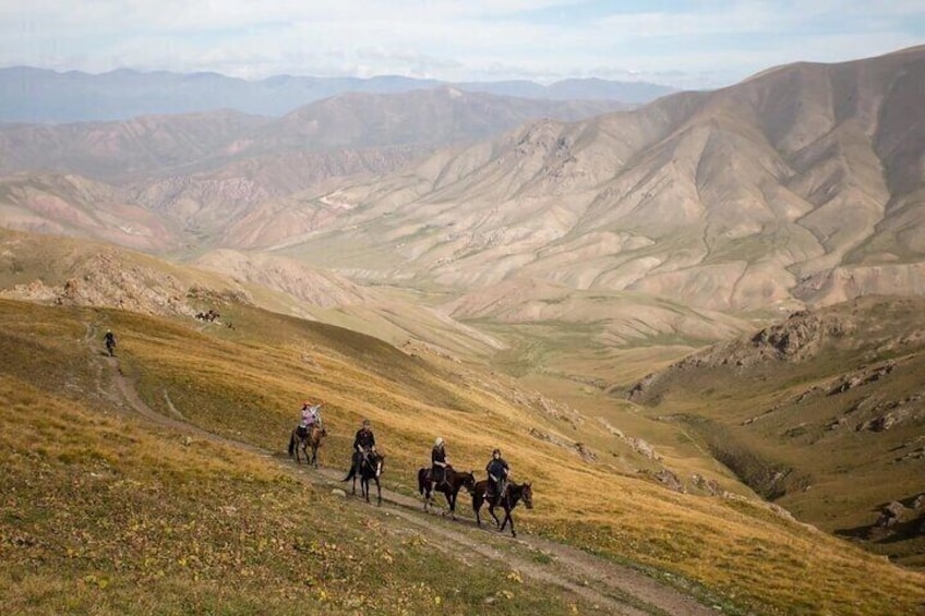 2 Days in Song Kul Lake as Nomad Horseback Riding and Yurt Stay 5