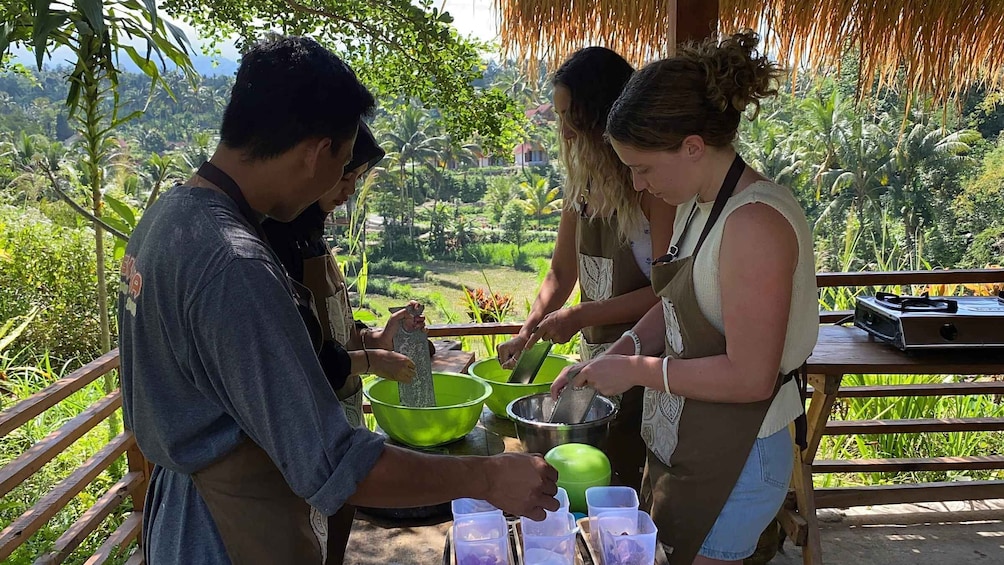 Lombok: Cooking Class & Bamboo Bag Workshop with Pickup 1