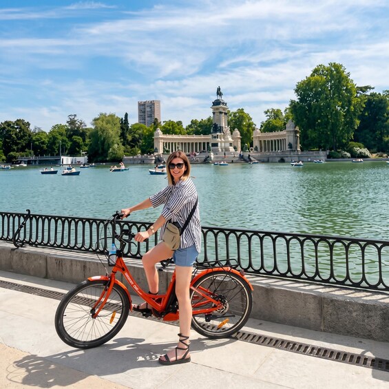 Picture 1 for Activity Madrid: Guided Bike or E-Bike Tour with Local Guide 4