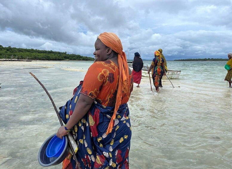 Picture 6 for Activity Lamu: Island Walking Tour and Dhow Cruise 3