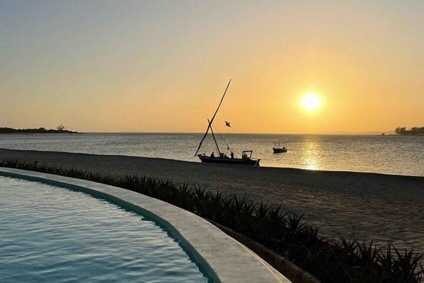 Lamu: Island Walking Tour and Dhow Cruise 1