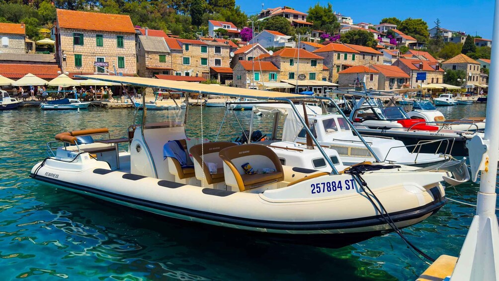 Picture 16 for Activity Blue Lagoon & Šolta Small-Group Boat Tour from Split 3