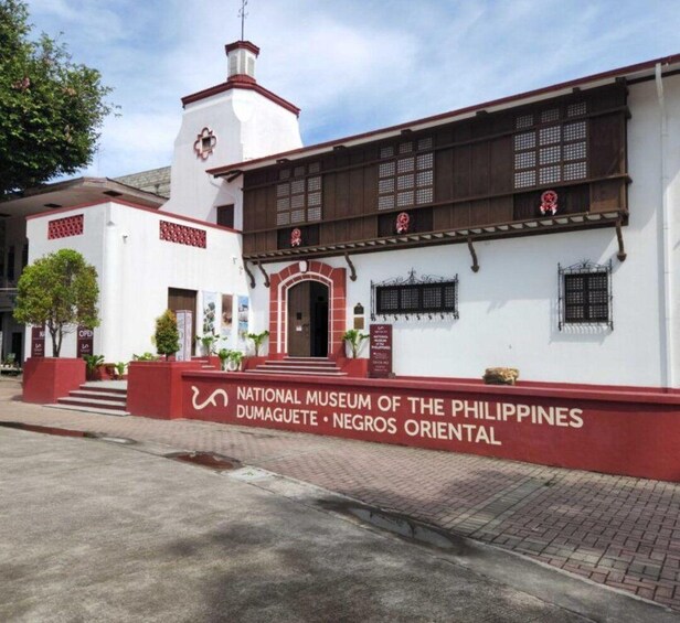 Picture 3 for Activity Dumaguete: Twin Lakes, Silliman University, & City Tour 3