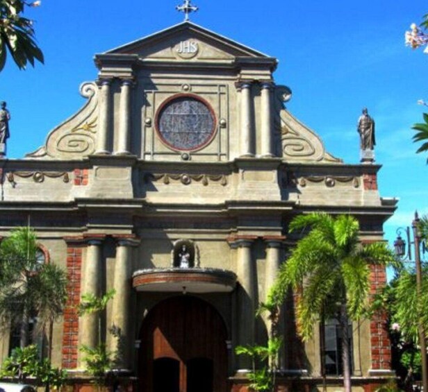 Dumaguete: Twin Lakes, Silliman University, & City Tour 1