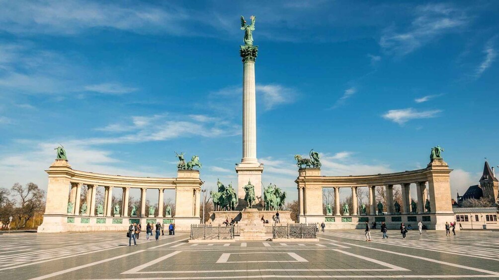 Picture 3 for Activity Budapest: The City Remembers – Lost Stories of Budapest 2