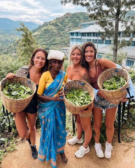Kandy Private Tuk-Tuk Tour with English-Speaking Local Guide 1