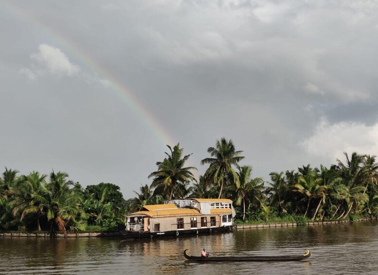 Picture 13 for Activity From Kochi: 8-Day Private Luxury Kerala Tour with Houseboat 2
