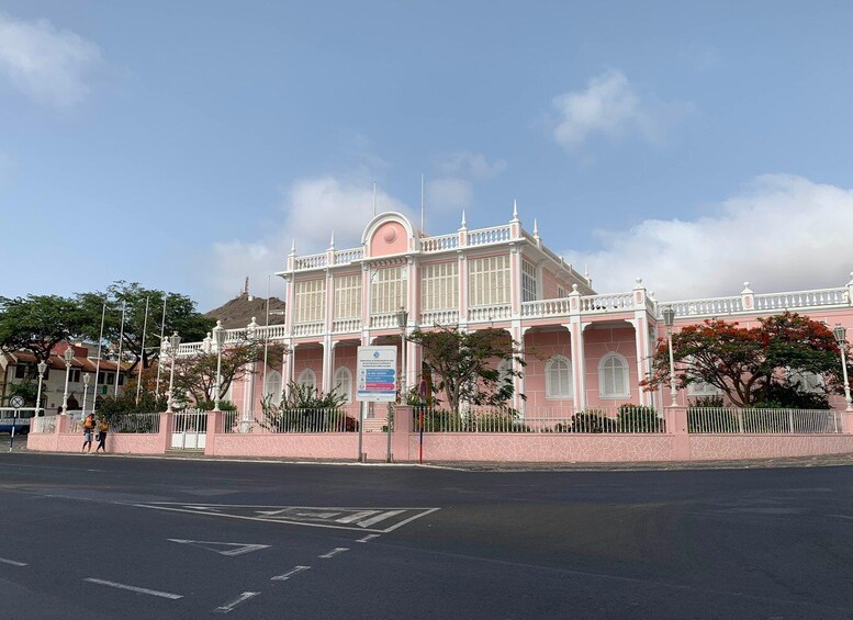 Picture 7 for Activity Mindelo Cultural: city tour with live music and dance class 2