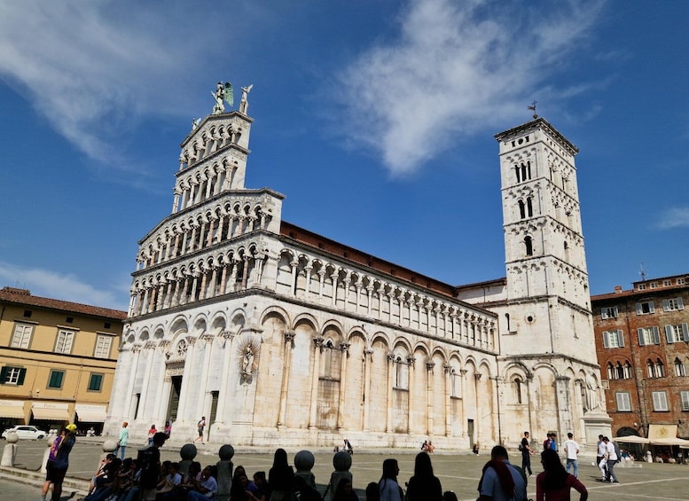 A historic cathedral with two towers and intricate architectural details. 3