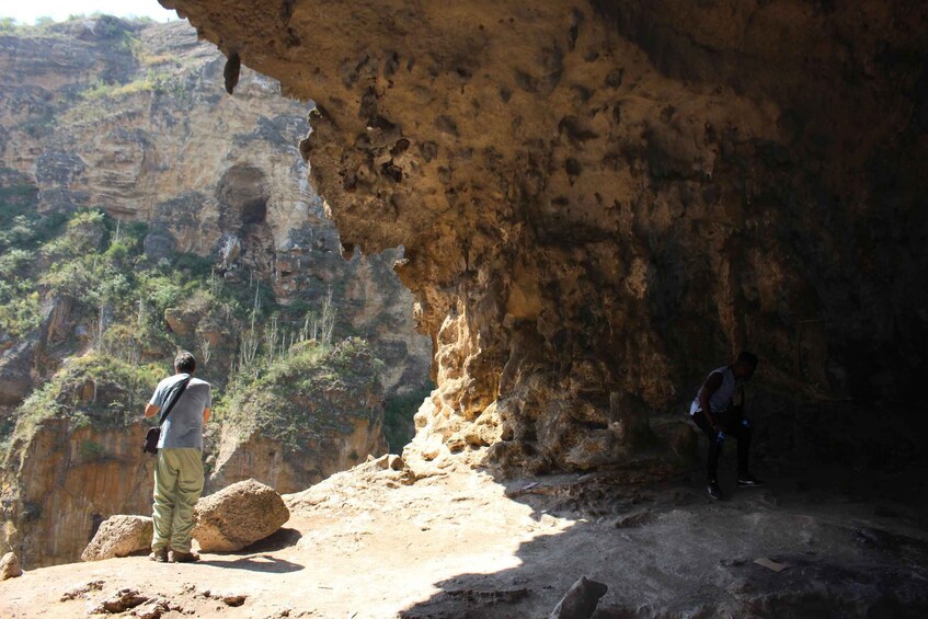 Picture 3 for Activity Cabo Ledo and Grutas da Sereia: beaches, cliffs and coastal adventure 3