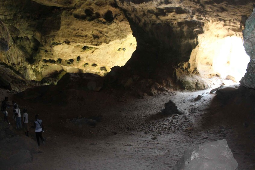 Picture 1 for Activity Cabo Ledo and Grutas da Sereia: beaches, cliffs and coastal adventure 2