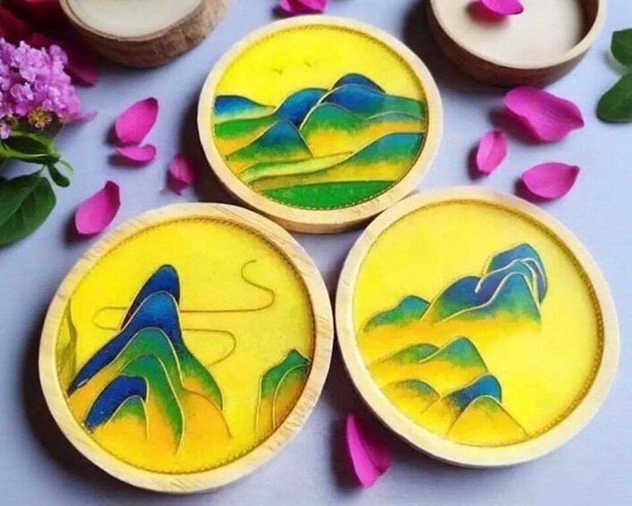 Three wooden bowls with painted landscapes. 5