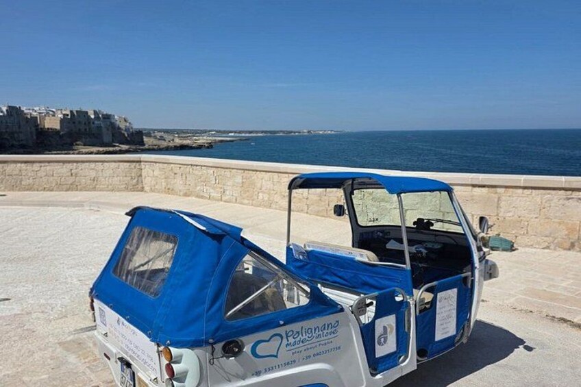Polignano a Mare: Vintage Private Tour in TukTuk 2