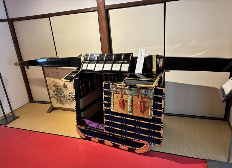 Picture 6 for Activity Kobe : Izushi Samurai Town & Japan's Oldest Kabuki Theater 3