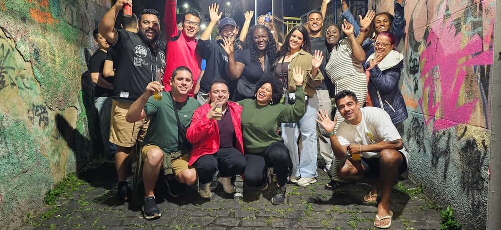 Picture 18 for Activity Rio: Pub crawl in Pedra do Sal. Night with live music, dancing, shots 2