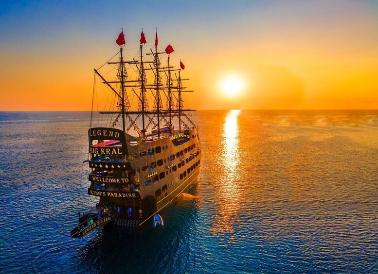 Alanya: Sunset Yacht Tour with Dinner and Unlimited Drinks 1