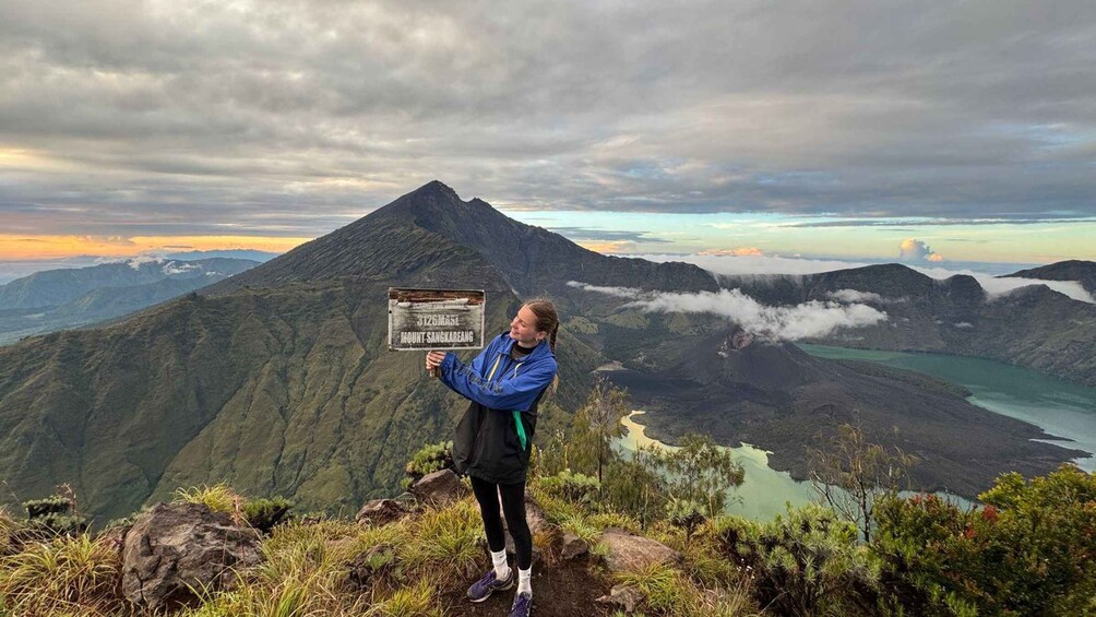 Trekking Mountain Rinjani 2D/1N To Second Summit 1