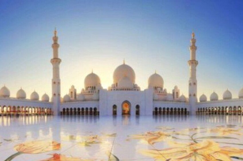 Abu Dhabi City Tour with Qasr Al Watan and Sheikh Zayed Mosque 4