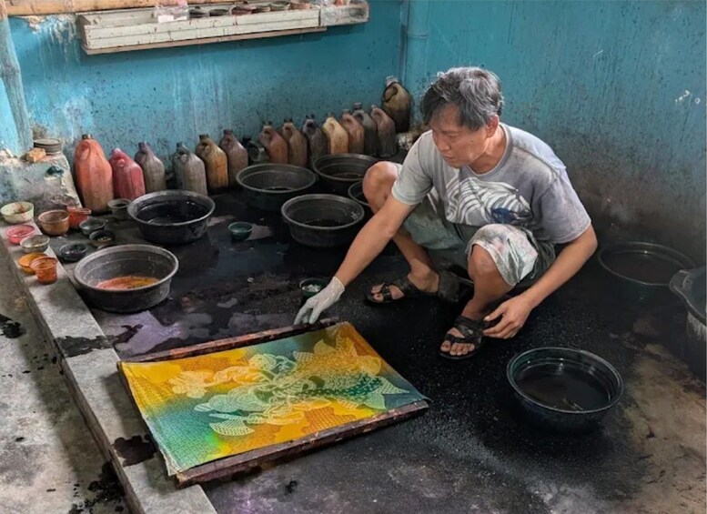 Picture 1 for Activity Yogyakarta: 2-hour Batik Making Course with Souvenir 4