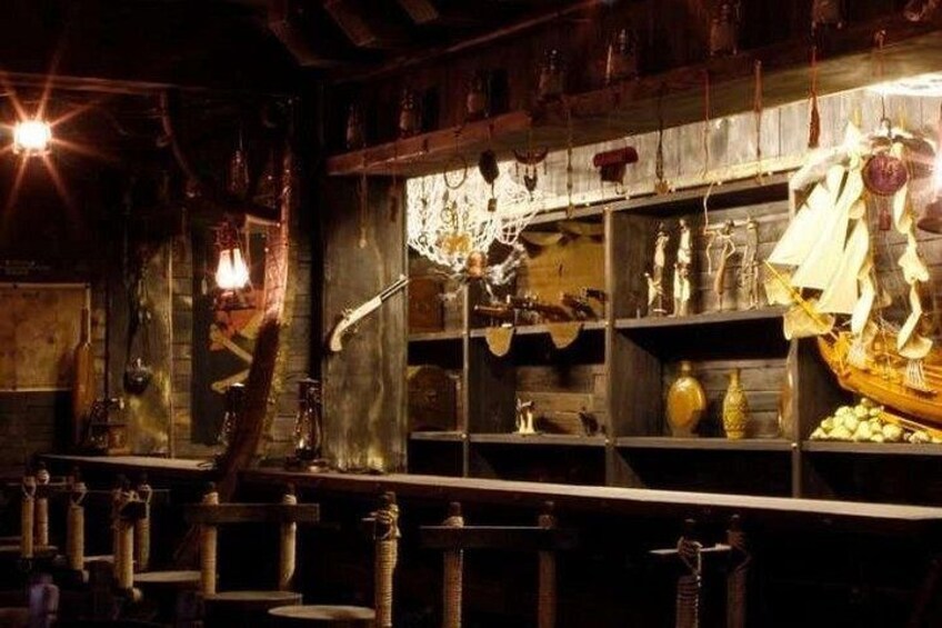 Galveston Haunted Pub Crawl Walking Tour 5