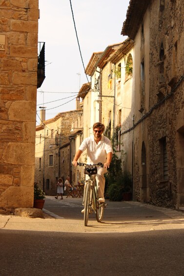 Picture 7 for Activity E-Bike Tour Through Medieval Villages of the Costa Brava 4