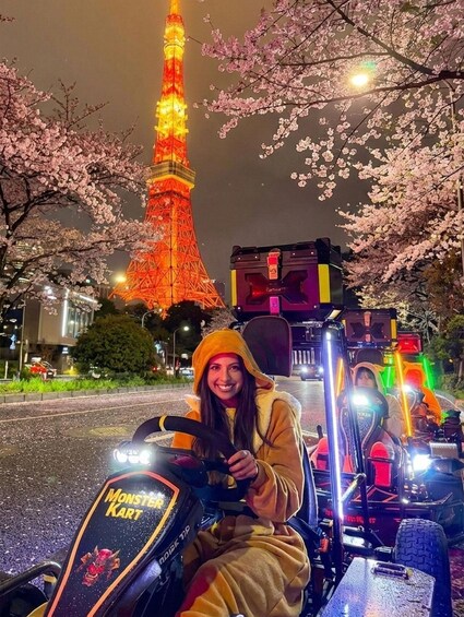 Tokyo/Shibuya: Guided Go-Kart Sightseeing Experience 3