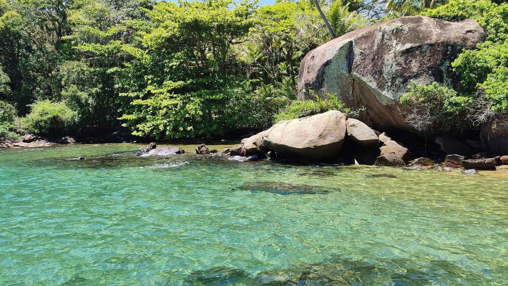 Vila do Abraão: Gruta do Acaiá Speedboat Tour 5 Stops 3