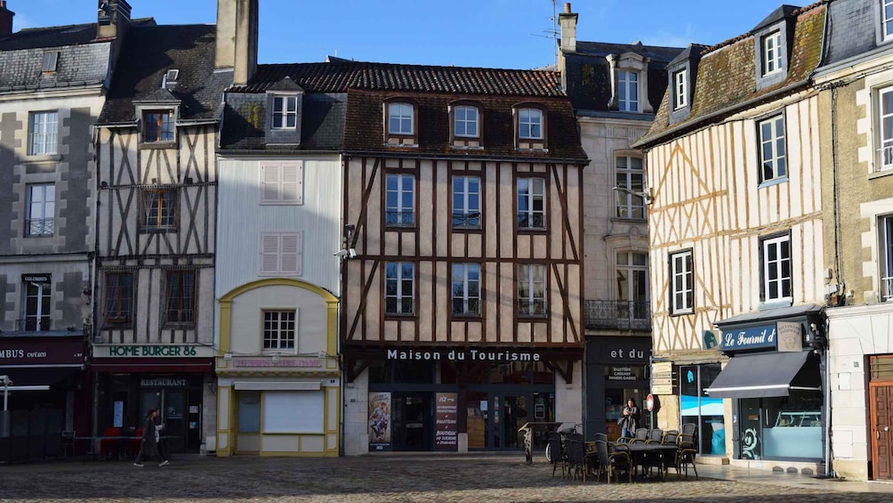 Picture 19 for Activity Poitiers: Half-Day Tour with Baptistere and Food Tasting 2