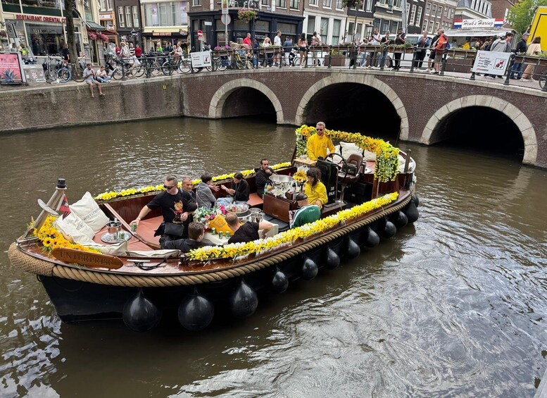 Picture 38 for Activity Amsterdam: Discreet Luxury Smoke-Friendly Canal Cruise 2