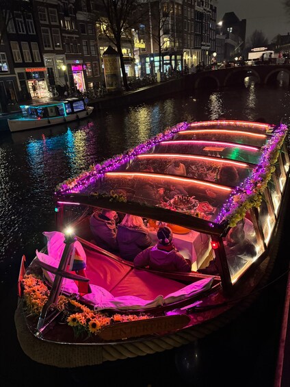 Amsterdam: Discreet Luxury Smoke-Friendly Canal Cruise 1