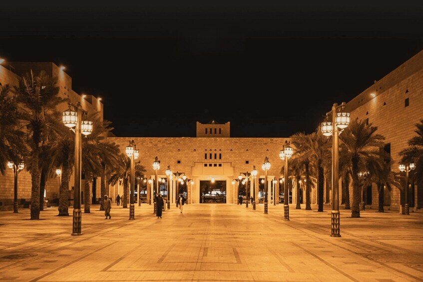 Discover the Authenticity and Modernity of Riyadh in 8 Hours 1
