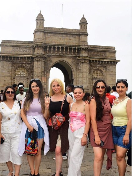 Mumbai & Elephanta Caves Luxury Tour with Car, Guide & Lunch 1