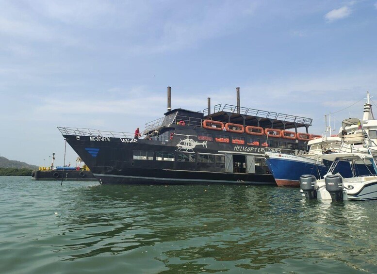 Picture 4 for Activity Cartagena: 3-story Volar Boat with White Night and Dinner 4