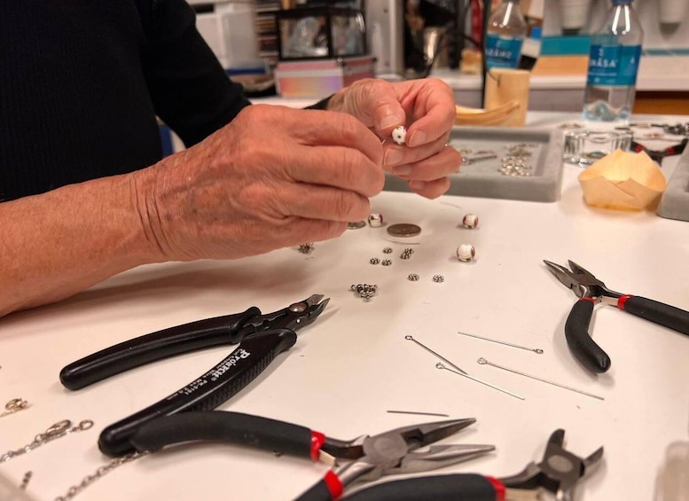 Picture 7 for Activity Maral Kunst : Jewelry Bar Experience (Jewelry Making) 5