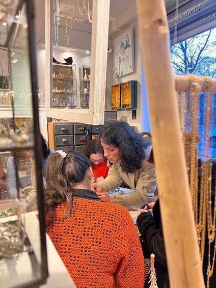Picture 5 for Activity Maral Kunst : Jewelry Bar Experience (Jewelry Making) 3