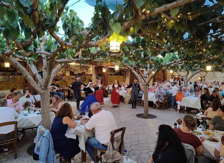 Rethymnon: Cretan Night with Dinner and Live Music 1