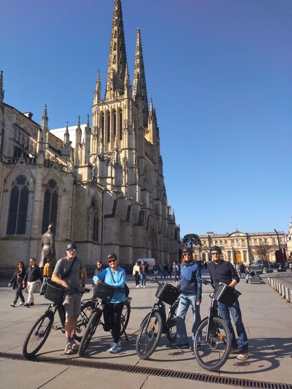 Picture 3 for Activity E-bike journey from Bordeaux to Saint-Emilion with lunch 2