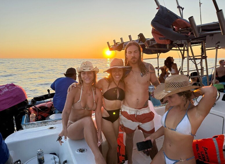 Puerto Escondido: Boat tour to enjoy the sunset 1