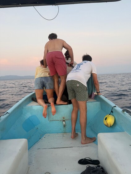 Picture 8 for Activity Puerto Escondido: Boat tour to enjoy the sunset 3